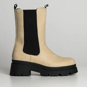 LG Two-Tone Heeled Boots in Beige and Black